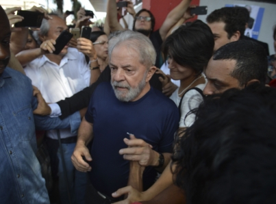 Juez brasileño ordena liberación de expresidente Lula da Silva