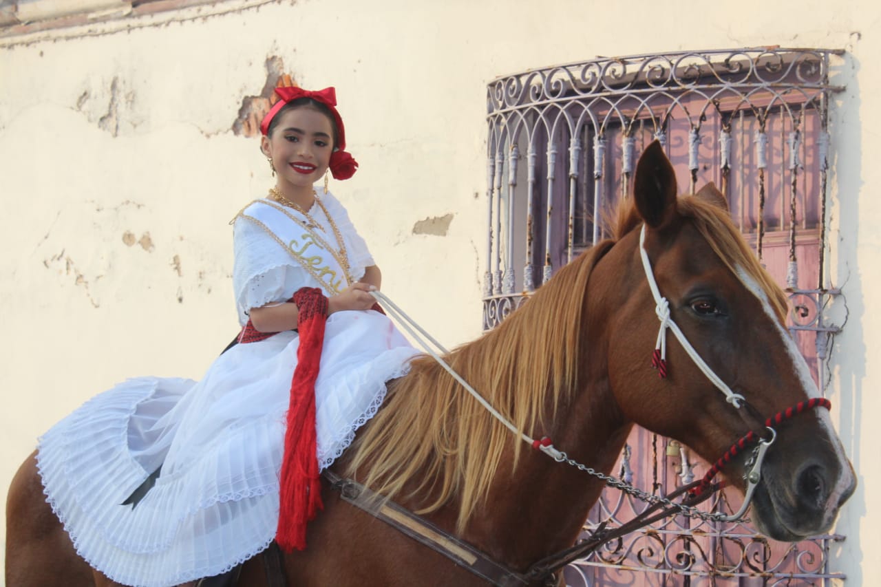 Con colorida cabalgata iniciaron las festividades de la Virgen de la  Candelaria en Tlacotalpan